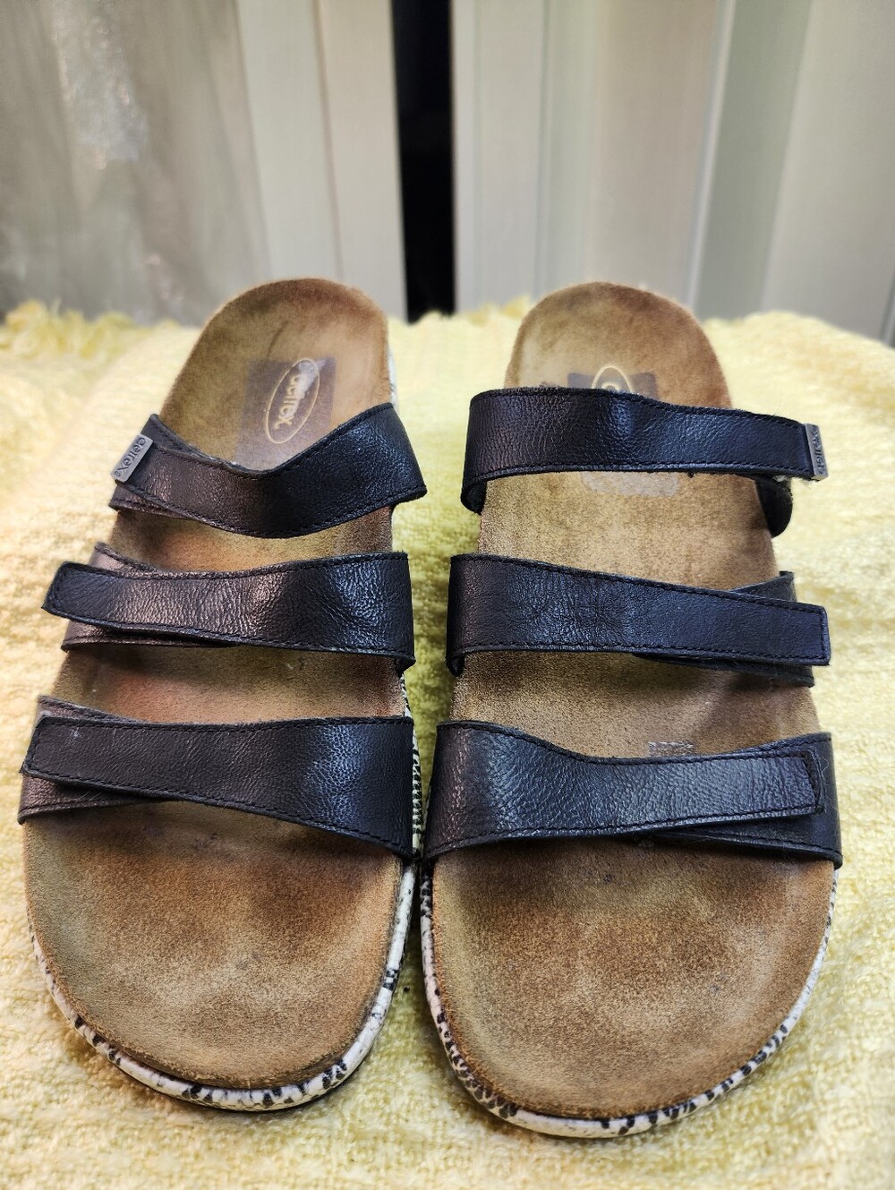 Aretrex Women Black Leather Triple-Strap Comfort Sandals